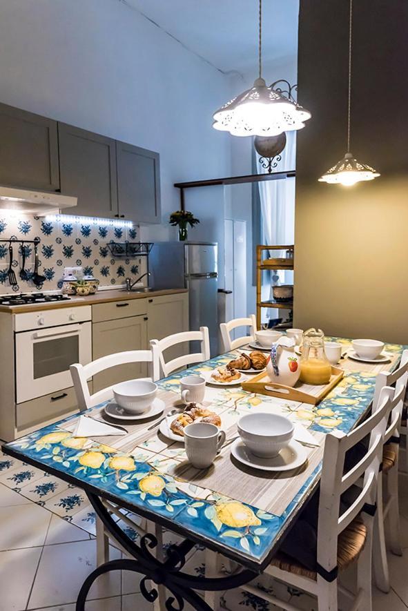La Casa Napoletana - Ls Accommodations Наполи Екстериор снимка